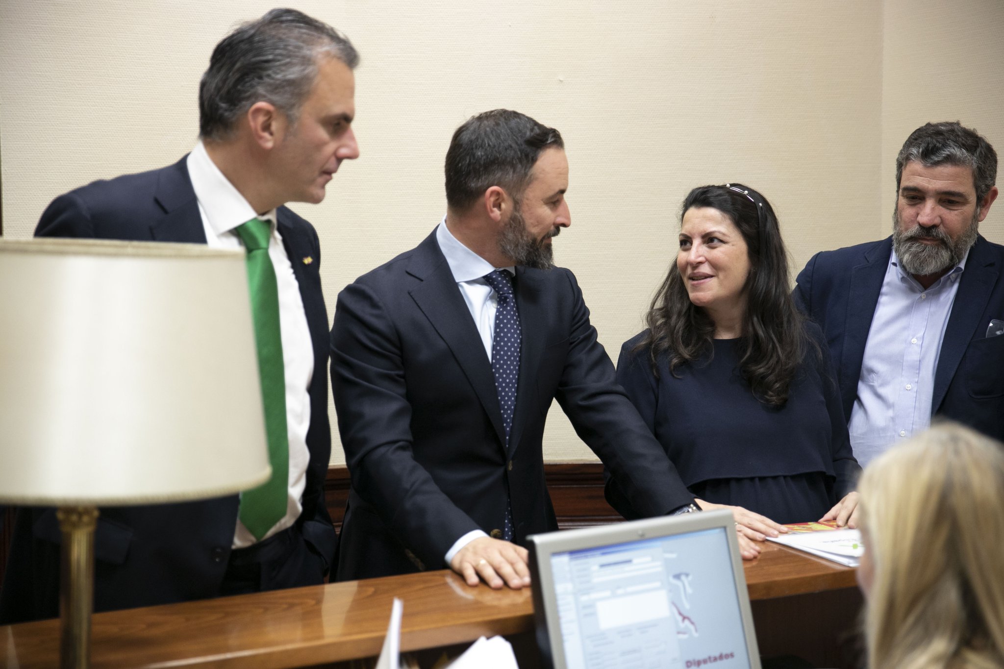 CONGRESO DE LOS DIPUTADOS (MADRID) ESPAÑA, 03.12.2019. El presidente del Grupo Parlamentario VOX, Santiago Abascal, y sus compañeros. Ñ Pueblo (4)