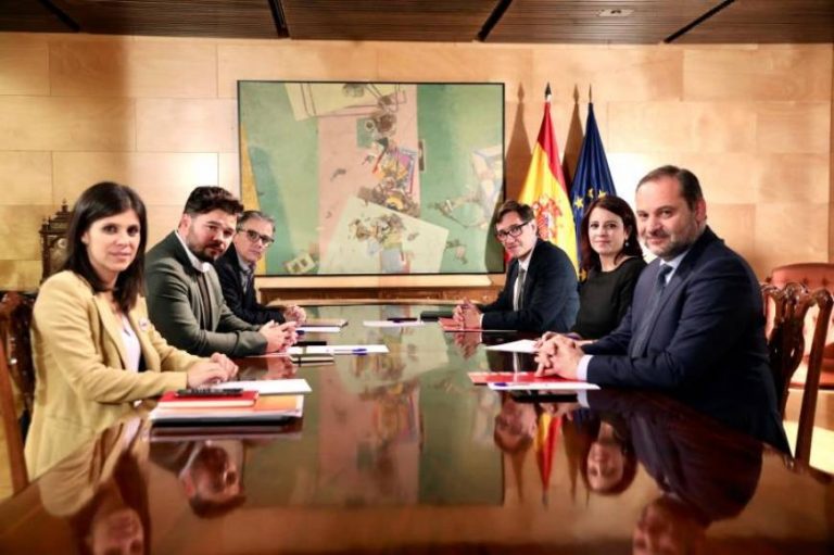 ERC y PSOE: «Hemos avanzado en la reflexión para activar la vía política en Cataluña»
