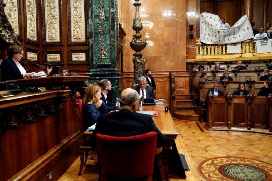 FOTOGRAFÍA. AYUNTAMIENTO DE BARCELONA (BARCELONA) ESPAÑA, AÑO 2019. La alcaldesa de Barcelona, Ada Colau, durante un pleno del Ayuntamiento de Barcelona. Efe