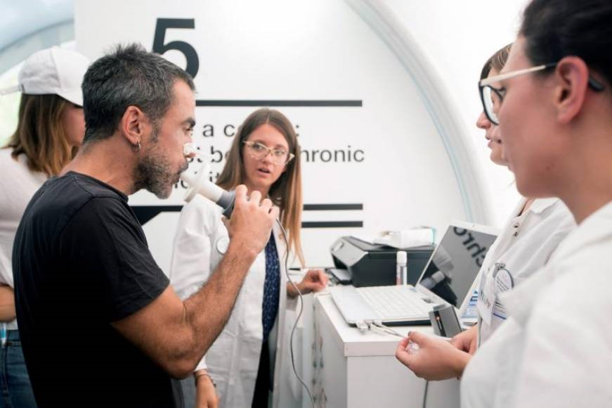 FOTOGRAFÍA. BARCELONA (ESPAÑA), 206.12.2019. La asociación Walce Onus (Mujeres contra el cáncer de pulmón en Europa). Efe