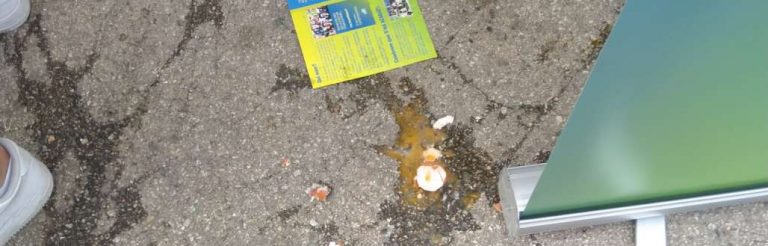 Encapuchados separatistas agreden a los estudiantes catalanes a gritos de «puta España»