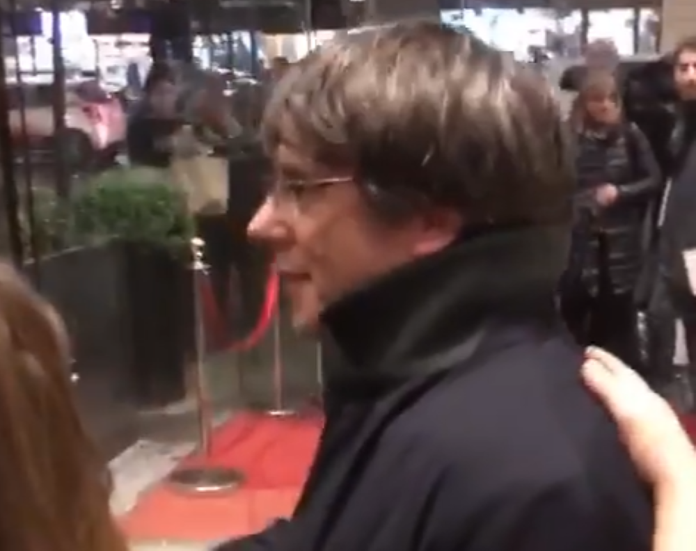 FOTOGRAFÍA. BRUSELAS (BÉLGICA), 09.12.2019. Puigdemont y JxCat increoados en bruselas por los catalanes. ÑPueblo (1)