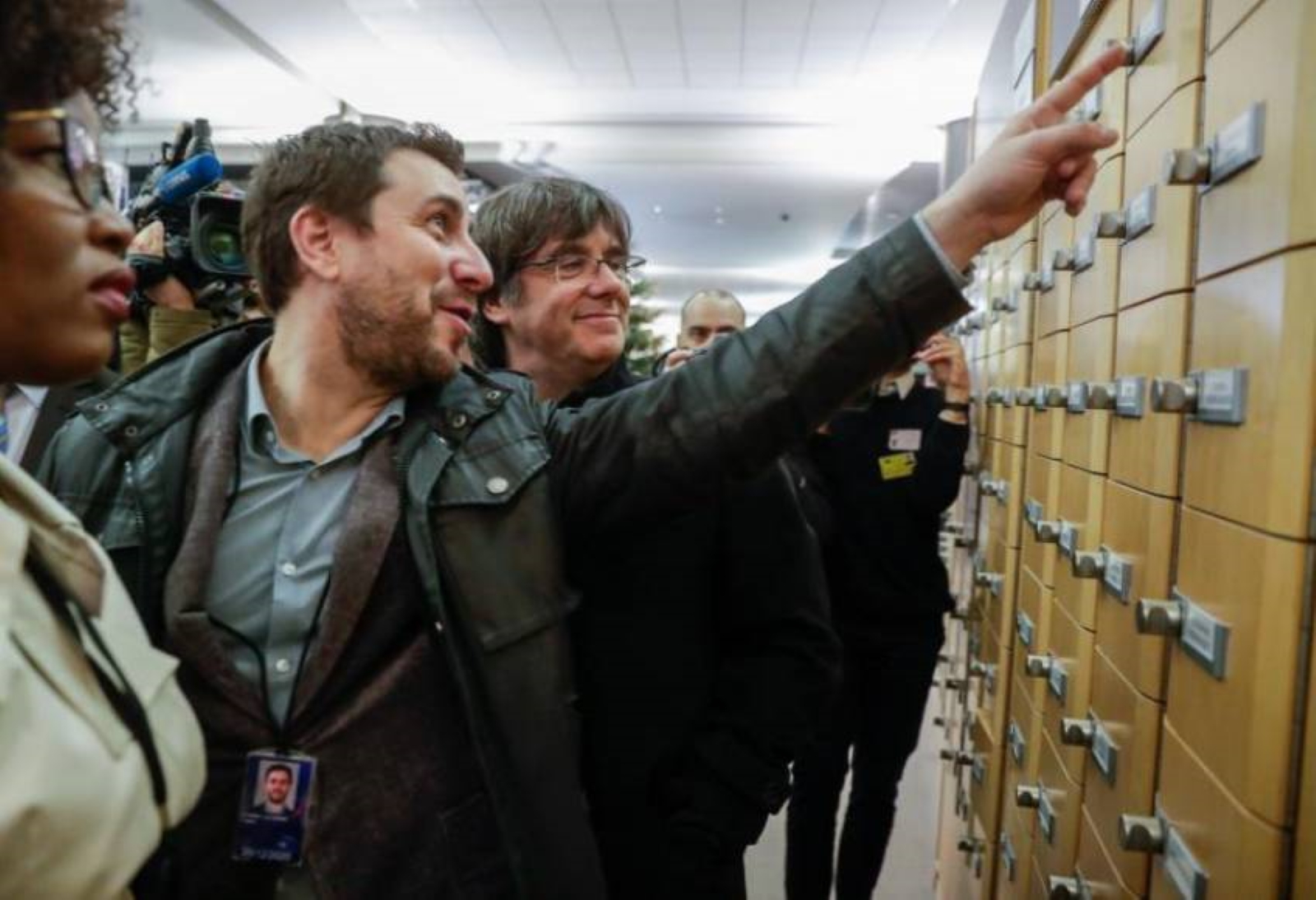 FOTOGRAFÍA. BRUSELAS (BÉLGICA), 20.12.2019. El delincuente golpista huido a Bélgica, expresidente de la Generalitat, Carles Puigdemont (tercera posición) (JxCAT). Efe