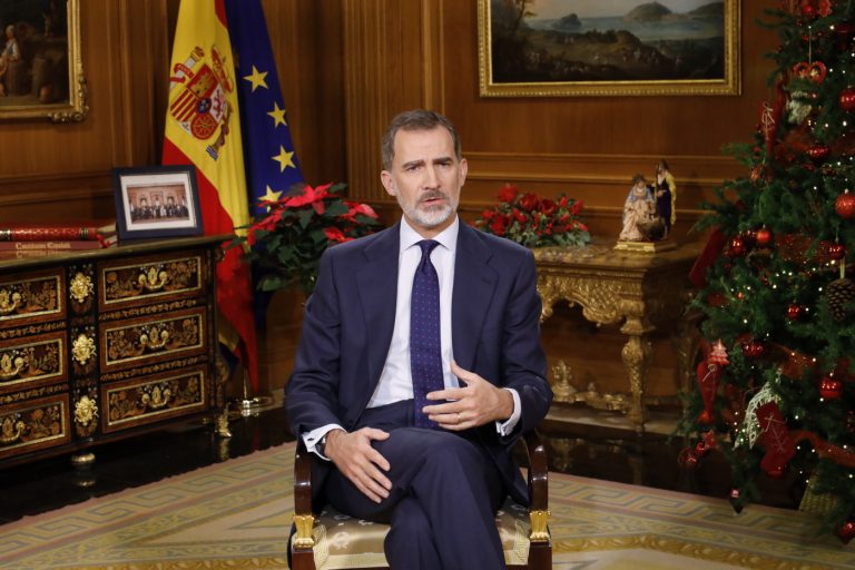 El rey renuncia a la herencia de su padre y le retira la asignación presupuestaria