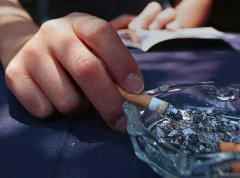 Un millón de personas dejarán de fumar en 2020, total de fumadores: 1337 millones