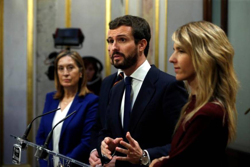 FOTOGRAFÍA. CONGRESO D ELOS DIPUTADOS 8MADRID) ESPAÑA, 03.12.2019. El líder del PP, Pablo Casado (c), junto a la portavoz del grupo popular, Cayetana Álvarez de Toledo (d). Efe
