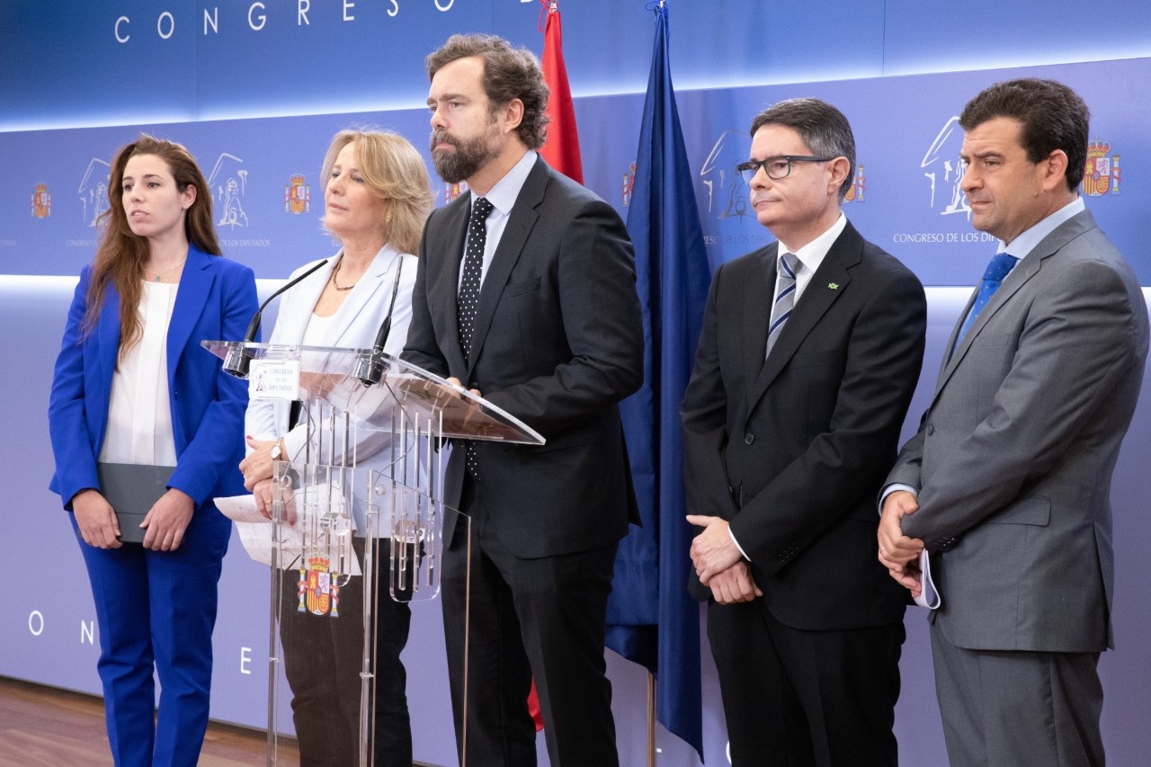 FOTOGRAFÍA. CONGRESO D ELOS DIPUTADOS (MADRID) ESPAÑA, 19.12.2019. El portavoz del GP VOX, Iván Espinosa de los Monteros (c). Ñ Pueblo