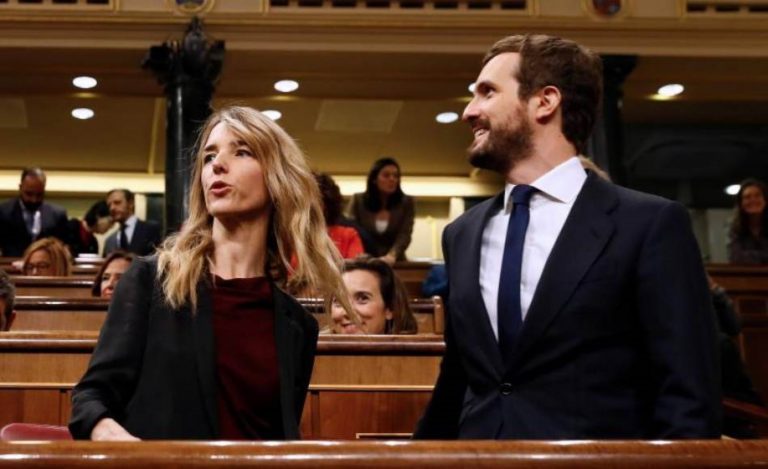 El PP da sus votos a Ciudadanos para que Podemos tenga una de las 2 sillas de VOX