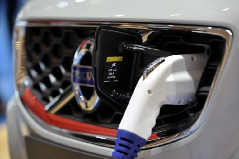 El coche eléctrico no es una oportunidad de negocio y no puede crecer en España
