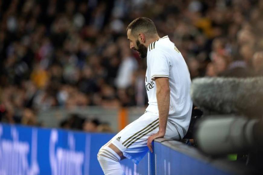 FOTOGRAFÍA. ESTADIO SANTIAGO BERNABEU DE REAL MADRID (MADRID) ESPAÑA, 22.12.2019. El delantero del Real Madrid Karim Benzema (c). efe