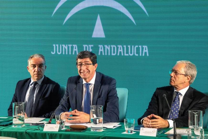 FOTOGRAFÍA. GRANADA (ESPAÑA), 16.12.2019. El vicepresidente de la Junta de Andalucía, Juan Marín de Ciudadanos (c). Efe