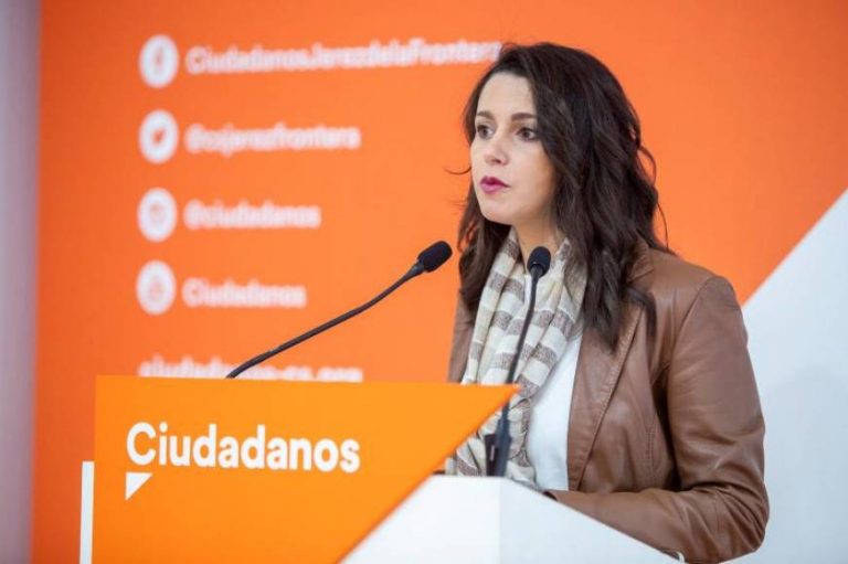 Sánchez coloca a la «Abogacía de más de 140 años de historia al servicio» del separatismo