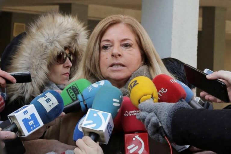 Víctimas a la portavoz del PP: «¿Dónde estabas tú Cayetana cuando ETA nos mataba?»