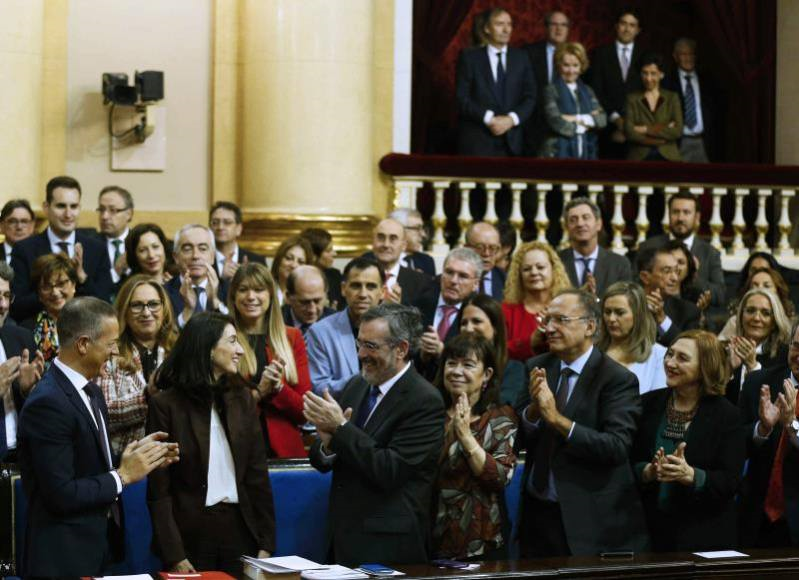 FOTOGRAFÍA. MADRID (ESPAÑA), 02.12.2019. El portavoz del PSOE en el Senado, Ander Gil (i), la recién elegida presidente del Senado, la socialista Pilar Llop (2i). Efe