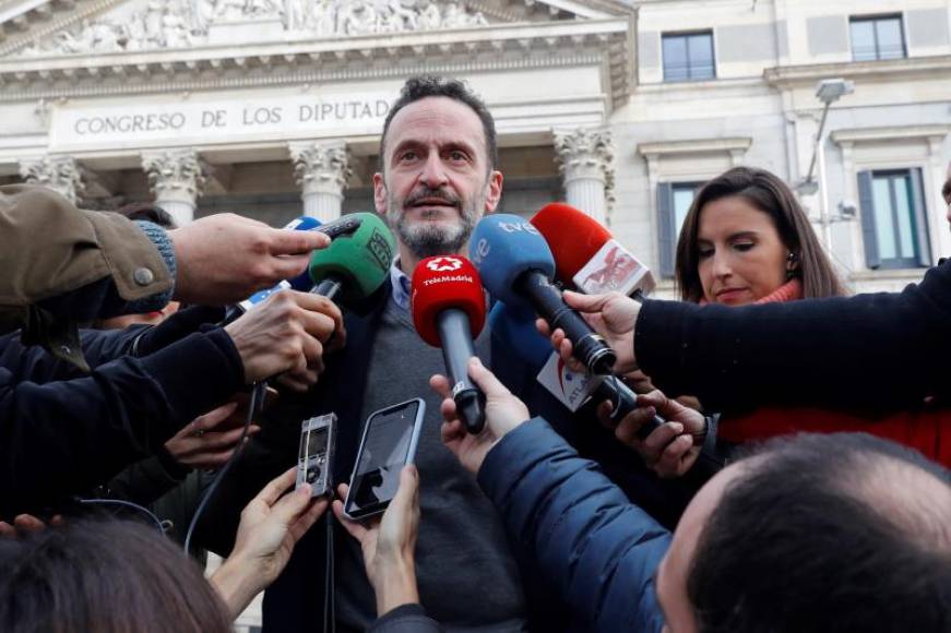 FOTOGRAFÍA. MADRID (ESPAÑA), 09.12.2019. El portavoz adjunto de Ciudadanos en el Congreso, Edmundo Bal, contesta a las preguntas de los periodistas frente al Congreso de los Diputados. Efe