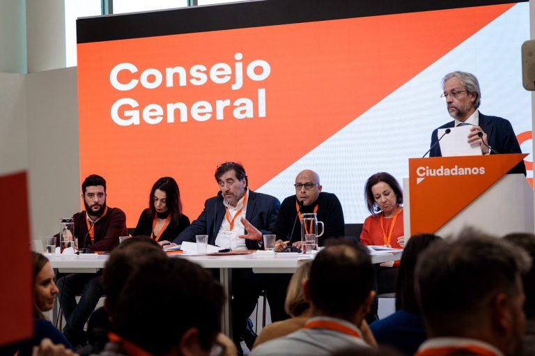 Cs cede ante la militancia y pondrá las urnas para evitar un pucherazo de Arrimadas