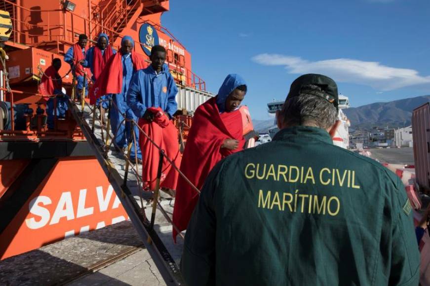 FOTOGRAFÍA. SUR DE ESPAÑA, 27.12.2019. Siete pateras con 86 inmigrantes a bordo han sido auxiliadas desde la tarde de ayer cuando trataban de alcanzar las costas españolas. Efe