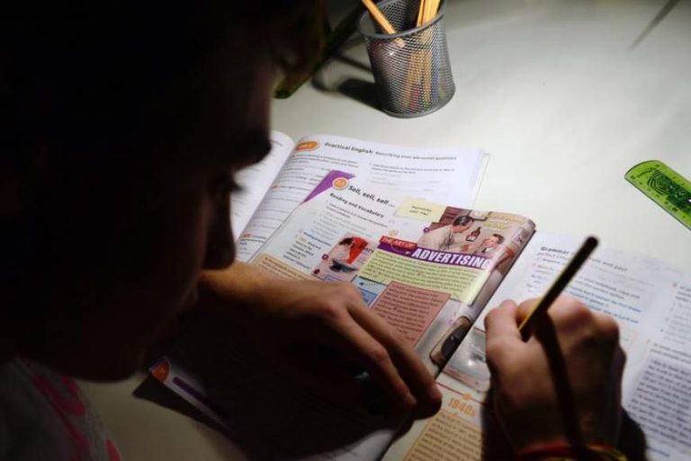 Alumnos españoles empeoran en sus conocimientos de Ciencias y Matemáticas