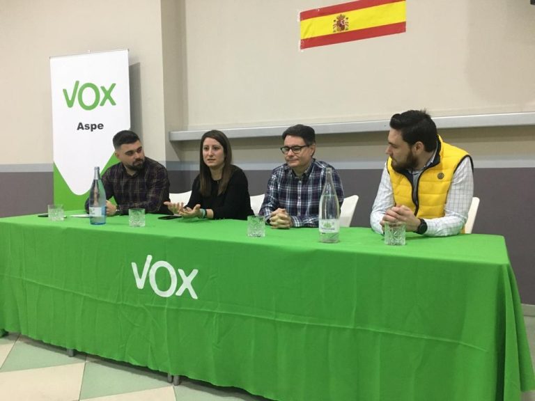 VOX critica al «nuevo régimen» en su charla de Aspe (Alicante) sobre el Pin Parental