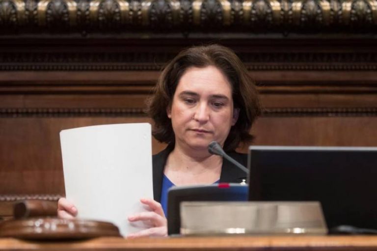 Colau y PSC quieren suprimir el «Puente Aéreo» Barcelona con Madrid por cambio climático