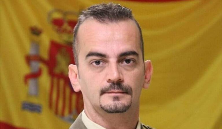 El soldado español Agustín Fariña se querellará contra el Gobierno de Pedro Sánchez