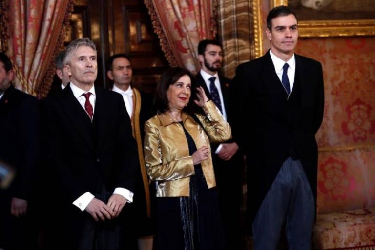 Sánchez, «orgulloso de la entrega del Ejército siempre al servicio del pueblo español»