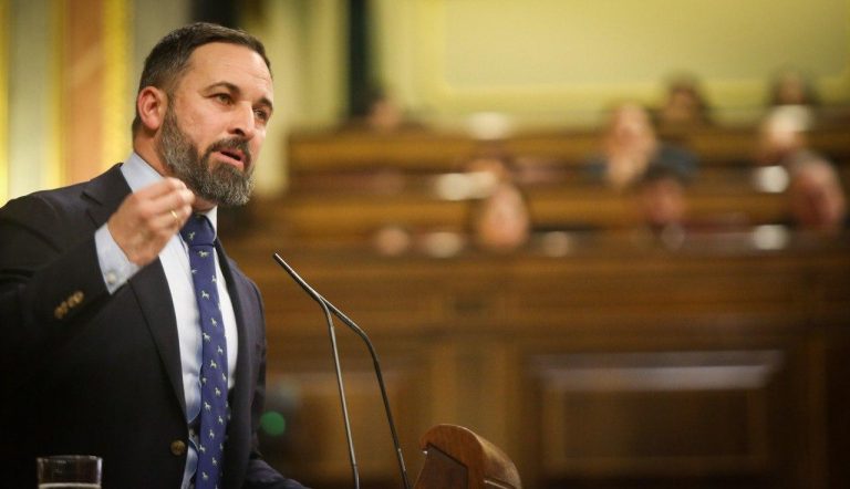 Abascal durante «la investidura clandestina» de Sánchez: «Quim Tora debe ser detenido»