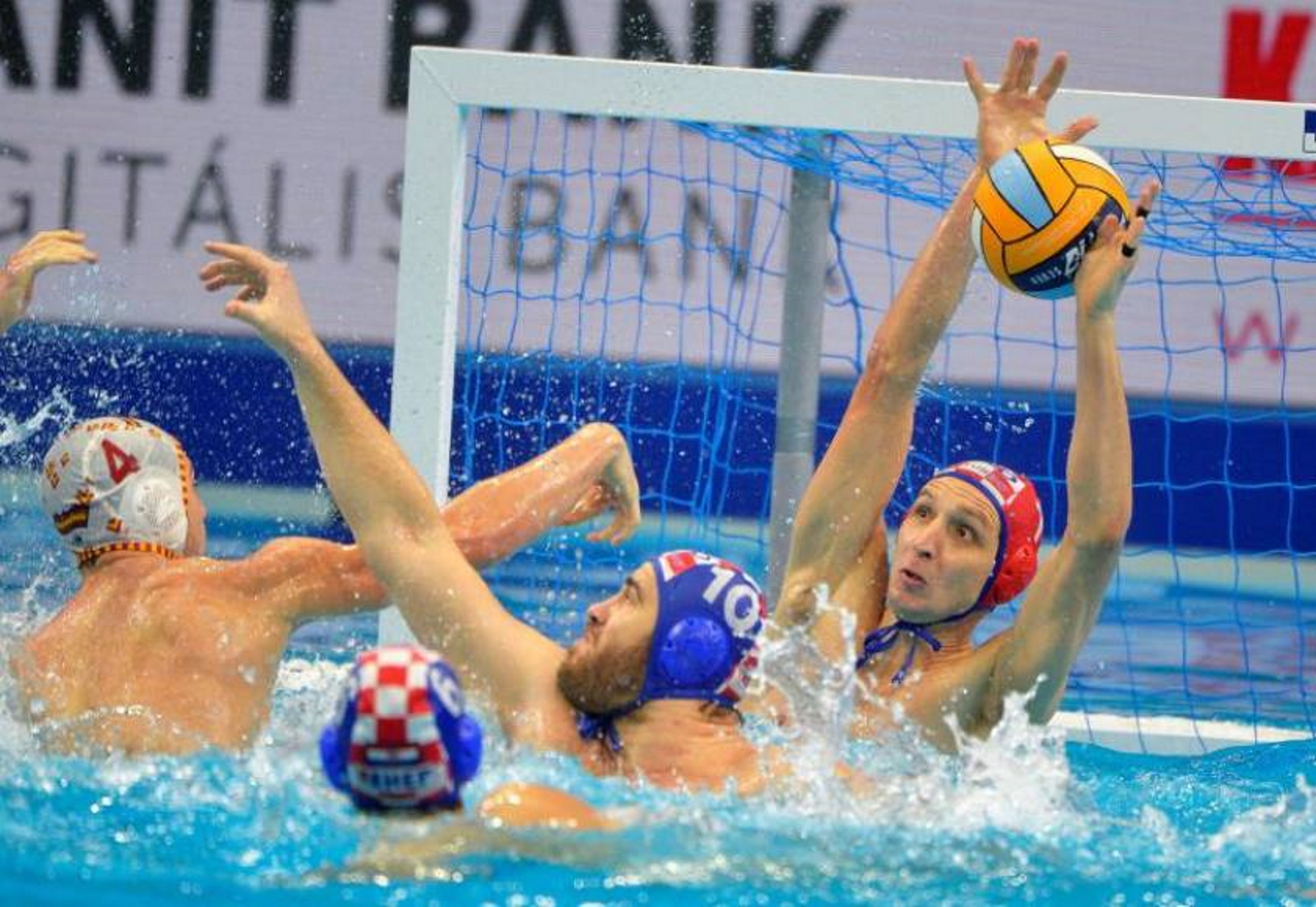 FOTOGRAFÍA. DANUBIO ARENA 8BUDAPEST) HUNGRÍA, 24.01.2020. La selección española masculina de waterpolo se clasificó para la final del Campeonato de Europa de Hungría. Efe