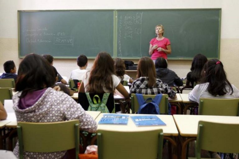 La Constitución Española avala el «Pin Parental» de VOX en su Artículo 27.3