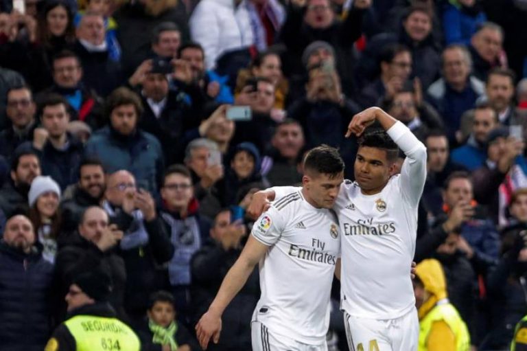 Un doblete de Casemiro prolonga la racha sin derrotas de un Real Madrid