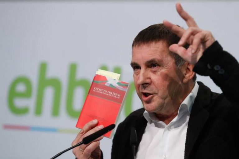 Otegi: «VOX es autoritario» y Bildu, PSOE y Podemos apuestan por «autodeterminación»