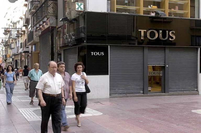 Investigan a la separatista «Tous» por «vender joyas rellenas como oro o plata»