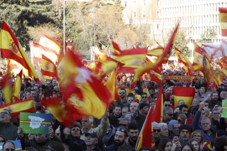 España Existe de VOX abarrota Cibeles de miles de personas contra el «traidor Sánchez»