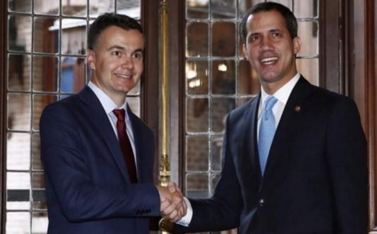 «Apoyo sin fisuras y reconocimiento del PSOE a Juan Guaidó como presidente de Venezuela»
