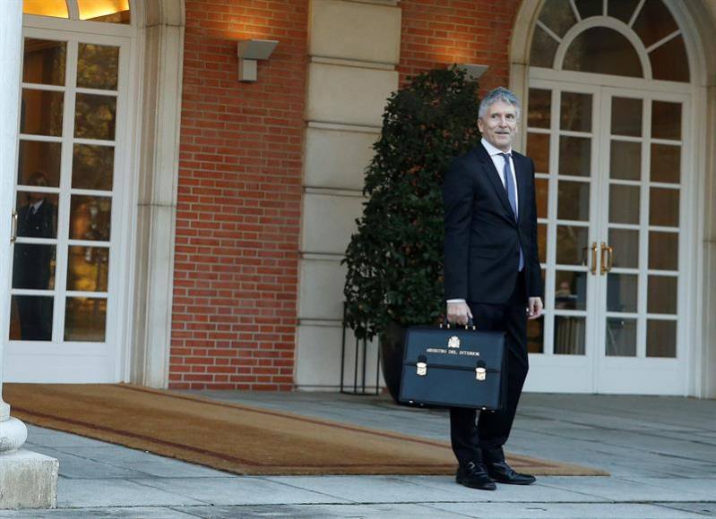 FOTOGRAFÍA. MARTES 14.01.2020. El ministro del Interior, Fernando Grande-Marlaska, llega al Palacio de la Moncloa para asistir al primer Consejo de Ministros.. Efe