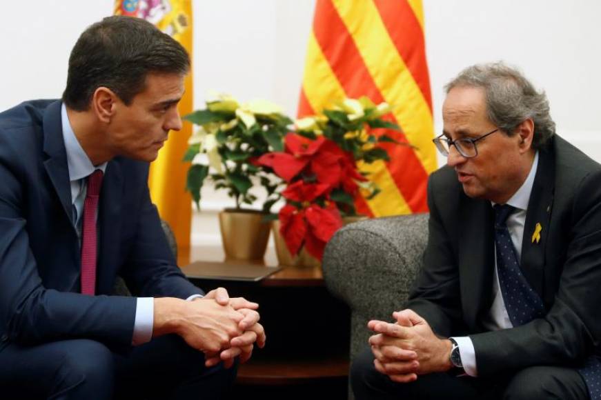 FOTOGRAFÍA. PALACIO D ELA GENERALIDAD DE CATALUÑA. SIN FECHA. El presidente del Gobierno, Pedro Sánchez, y el presidente de la Generalitat, Quim Torra (d). Efe