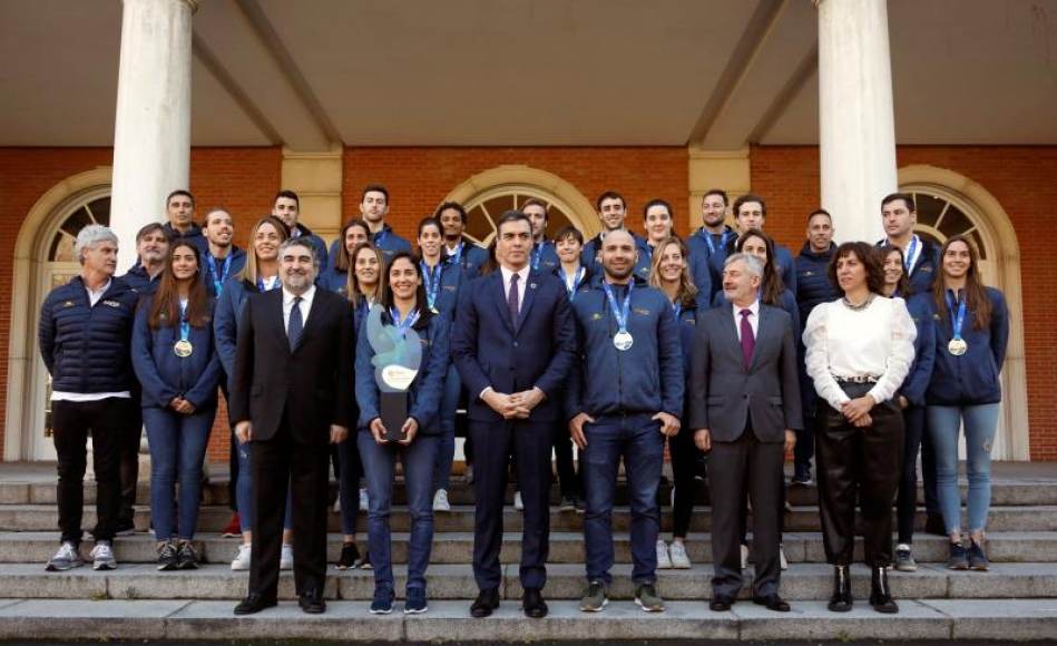 FOTOGRAFÍA. PALACIO DE LA MONCLOA (PRESIDENCIA DEL REINO DE ESPAÑA), 31.01.2020. El presidente del gobierno, Pedro Sánchez (C). Efe