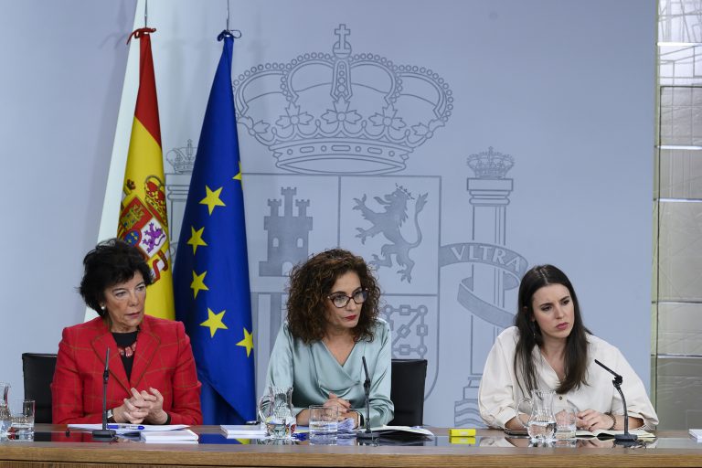 Gobierno de Pablo Iglesias y Pedro Sánchez: «Los hijos NO pertenecen a los padres»
