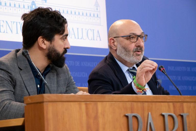 VOX ve «difícil apoyar» el Gobierno de Andalucía si rechaza el Pin Parental
