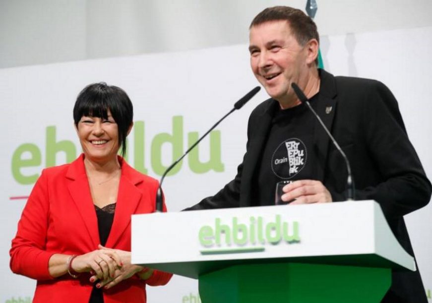 FOTOGRAFÍA. SAN SEBASTIÁN (ESPAÑA), 27.01.2020. El coordinador general de EH Bildu, Arnaldo Otegi (d), ha informado este lunes en San Sebastián. Efe
