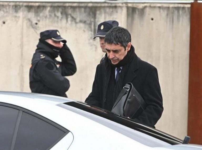 77 mil archivos de audio de los Mozos el 1-O: «Vaya papelón que estamos haciendo»