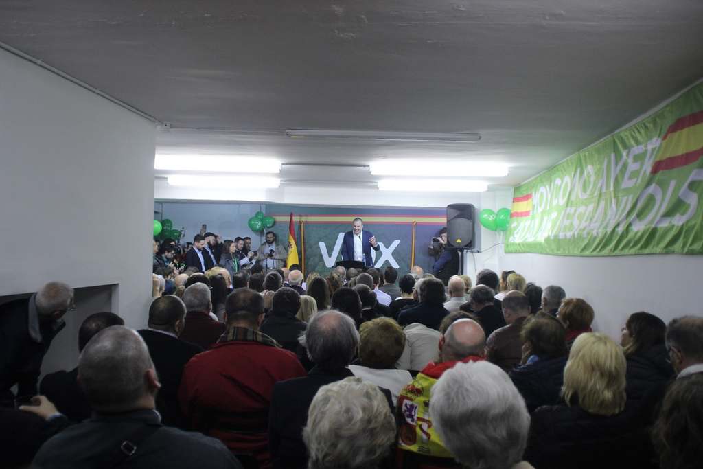 FOTOGRAFÍA. CALLE DEL CAMP 28, BARCELONA (CATALUÑA) ESPAÑA, 01.02.2020. VOX inaugura su primera sede en la capital de Cataluña, Barcelona. Ñ Pueblo (1)_