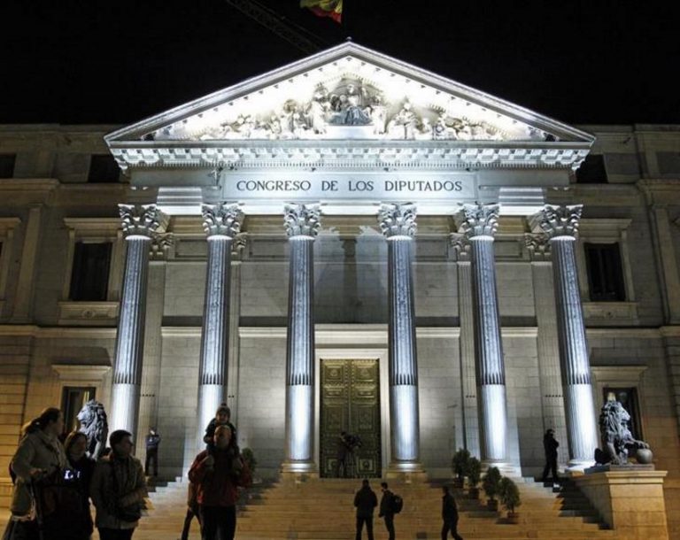 El Congreso tramitará la ley de la Eutanasia de Podemos y PSOE con el «si» de Ciudadanos