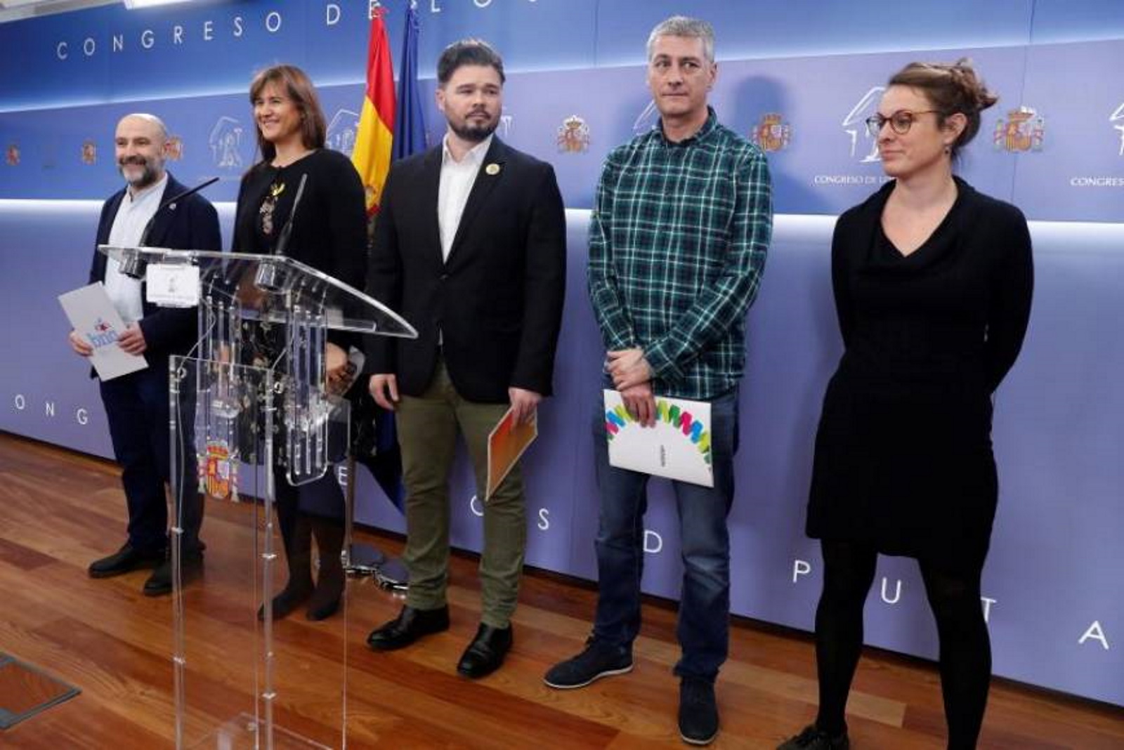 FOTOGRAFÍA. MESPAÑA, 03.22020. Gabriel Rufián, ERC (c), Laura Borrás, JxCAT (2i), Oskar Matute, EH Bildu (2d), Néstor Rego, BNG (i) y Mireia Vhi, CUP (d). Efe