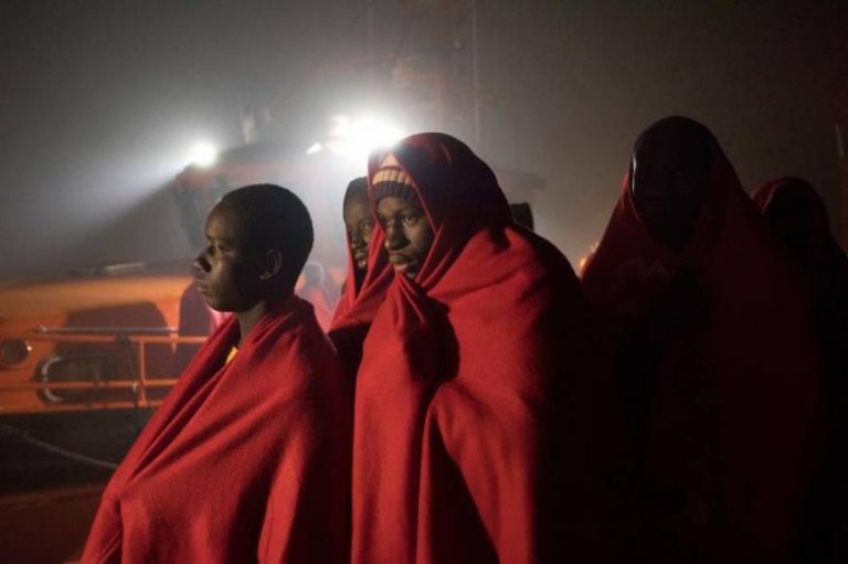 Llegan a España 67 inmigrantes, entre ellas 14 mujeres y 2 niños