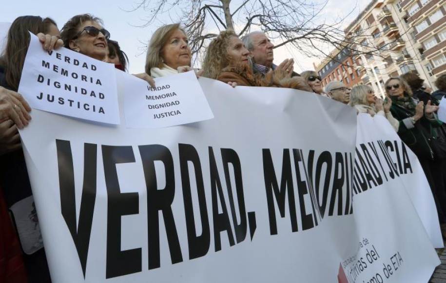 FOTOGRAFÍA. PAMPLONA (NAVARRA) ESPAÑA, 16.02.2020. El monumento a las víctimas del terrorismo levantado en la plaza del Baluarte ha acogido este domingo. Efe