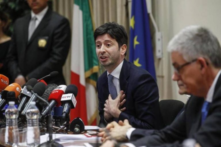 Coronavirus Italia: 12 muertos, 374 contagios, un paciente se ha curado y dado de alta