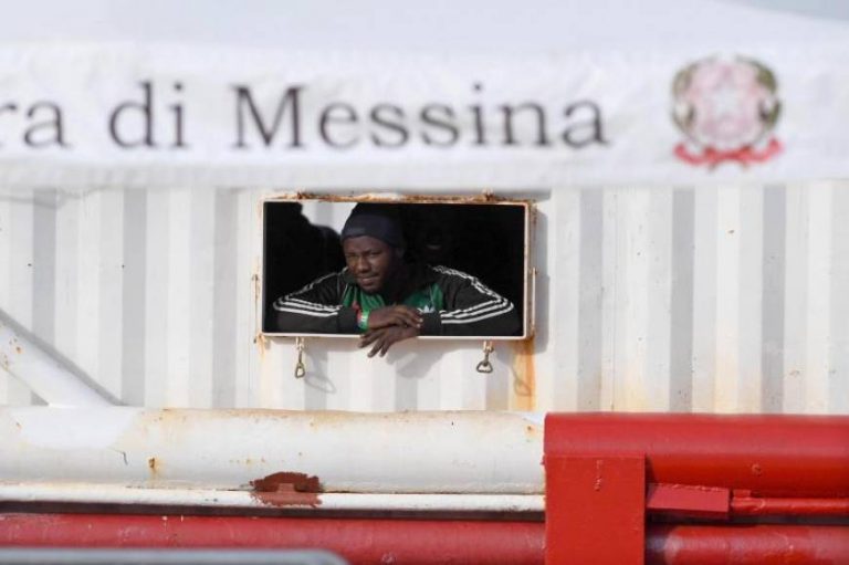 En cuarentena en Sicilia (Italia) por el coronavirus, 194 inmigrantes recogidos en el mar