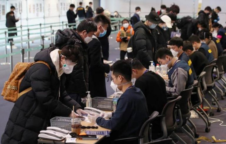 Corea del Sur, segundo mayor foco del coronavirus con más de 800 casos y 8 muertos