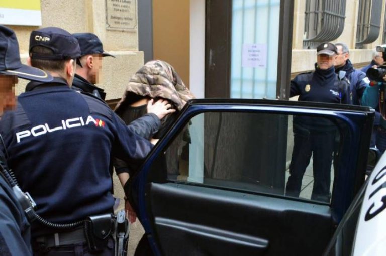 Prisión para una mujer por arrojar a su hija (bebé) al río Carrión (Palencia) España